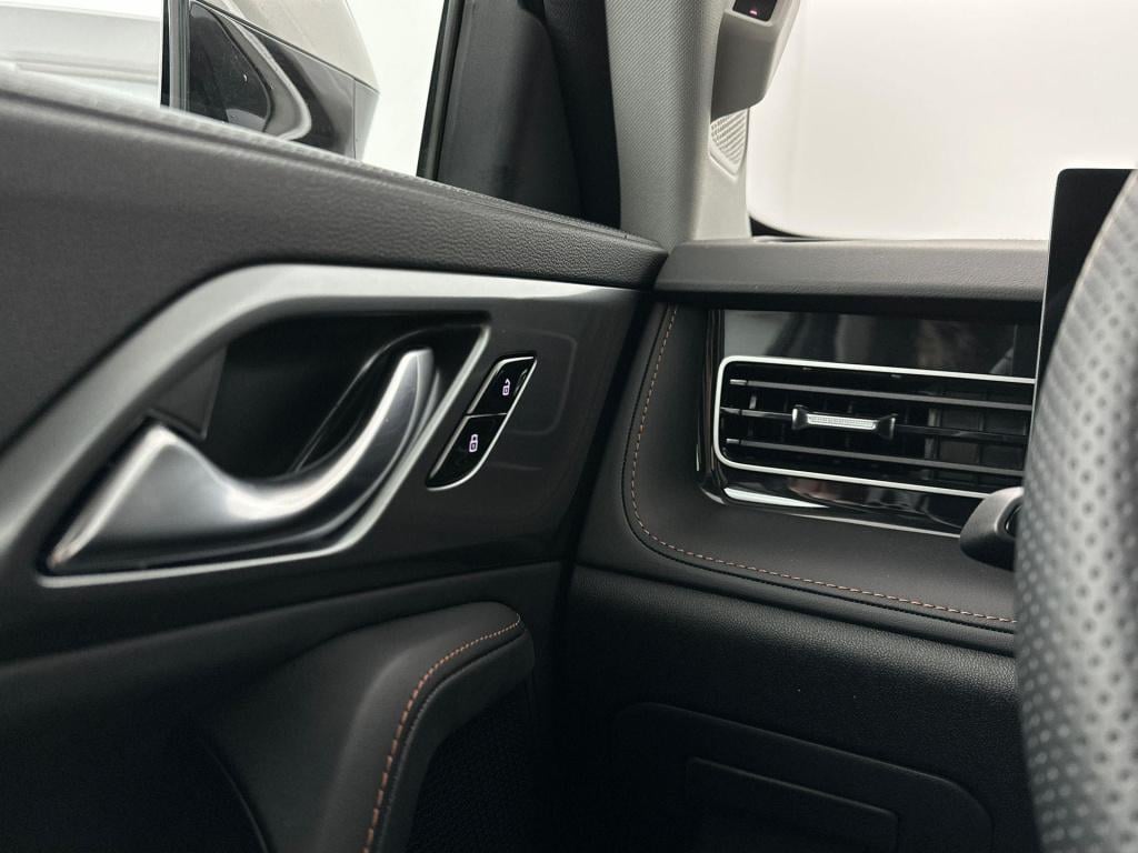 MG Hs 1.5 phev luxury | voorraad voordeel | op=op | leder | 100 km elektris