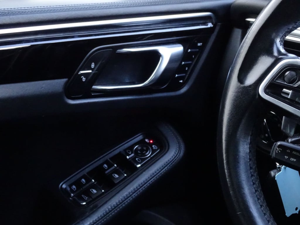 Porsche Macan 3.6 turbo 400pk | luchtvering | pano | 21" | stoelventilatie-