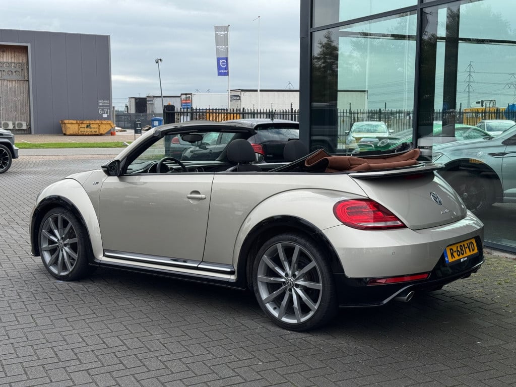 Volkswagen New Beetle cabriolet 2.0 tdi r-line * led * camera * 20 inch