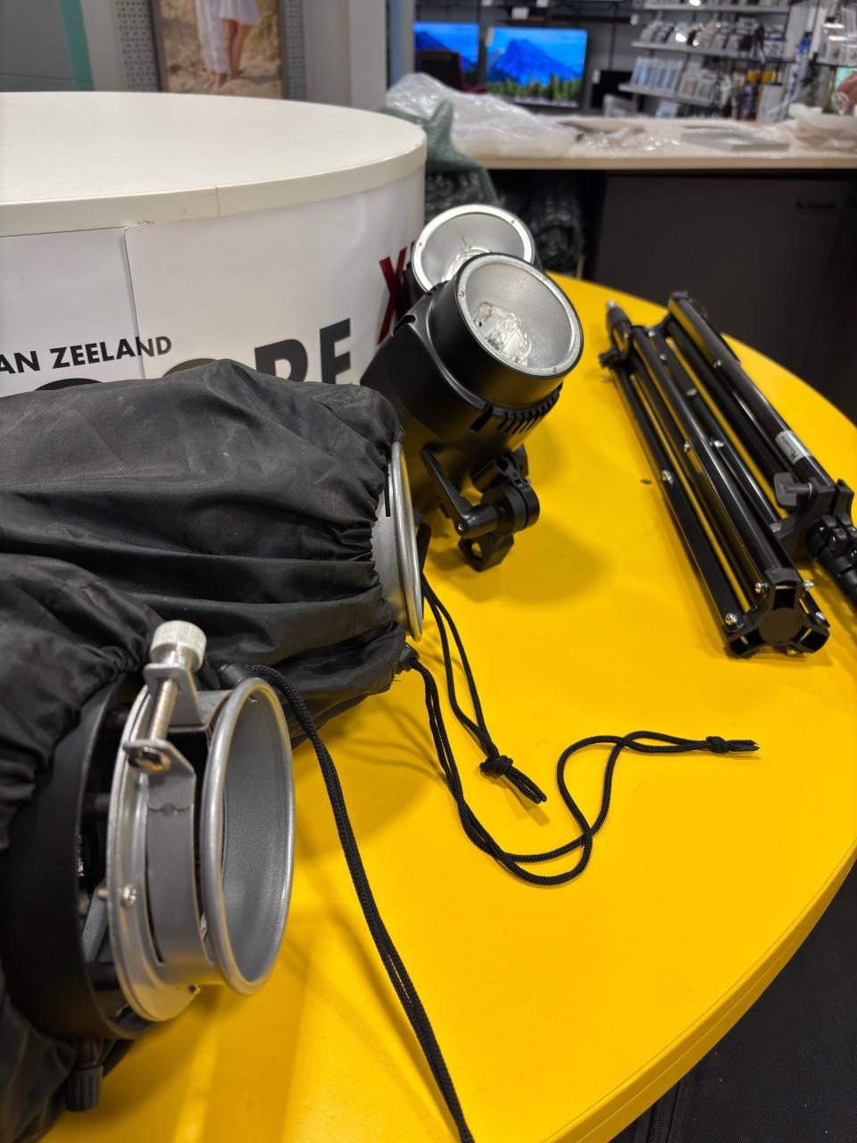 Falcon Eyes Studioset met 2x studioflitsers 200w