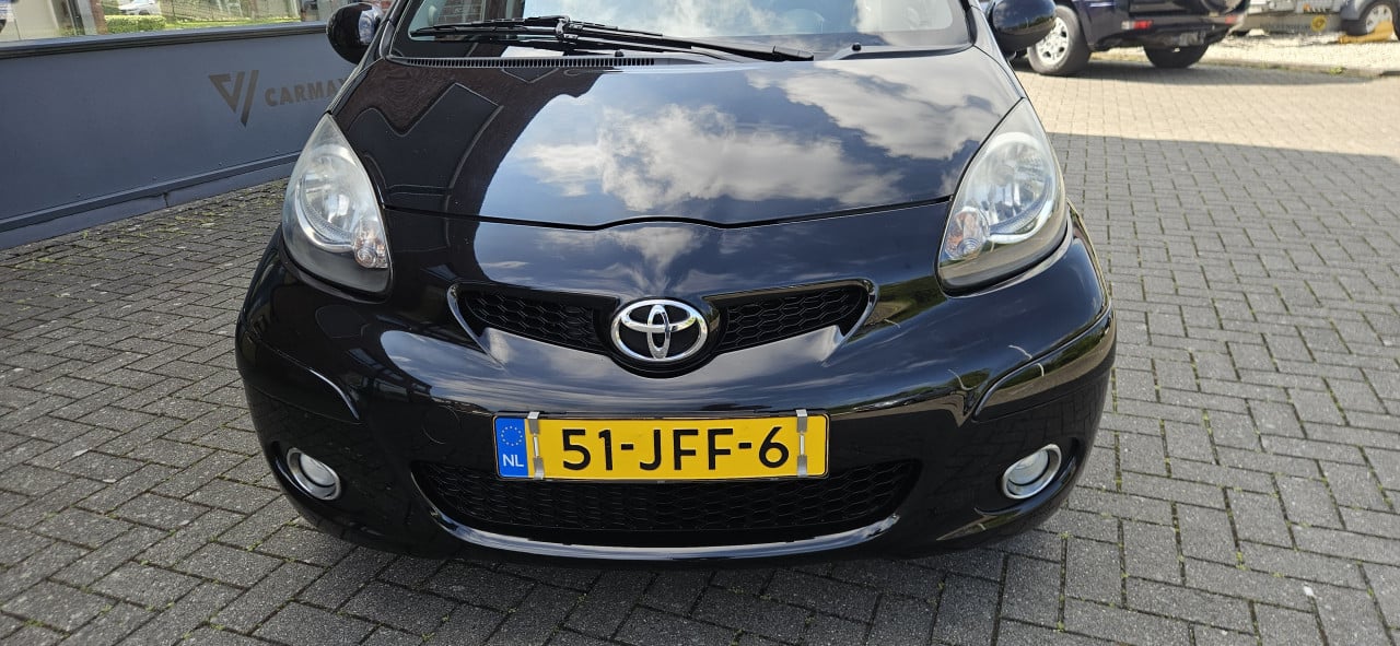 Zuinige TOYOTA AYGO 5drs AIRCO / NL AUTO / NAP