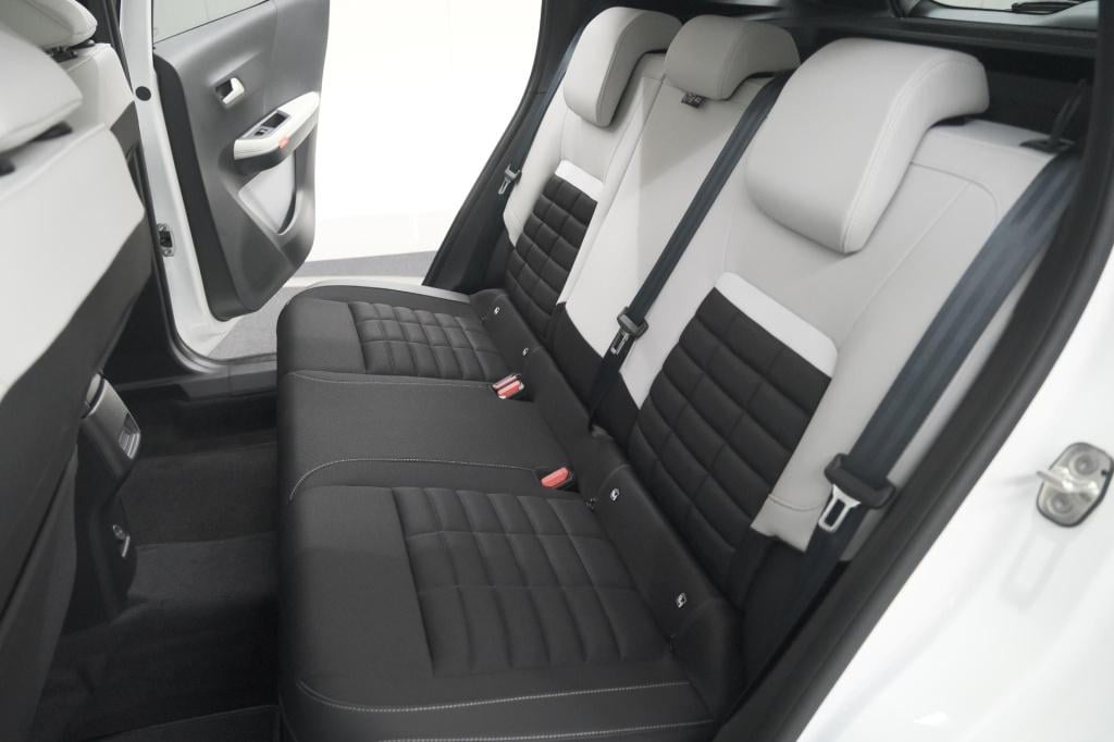 Citroen C3 Aircross 1.2 hybrid 145pk max | camera | dodehoekdetectie | appl