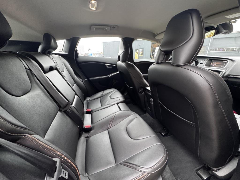 Volvo V40 cross country 1.5 t3 summum