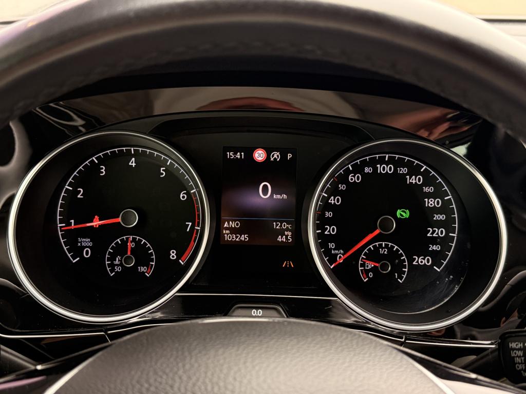 Volkswagen Touran 1.5 tsi highline business r 7p | acc | achteruitrijcamera