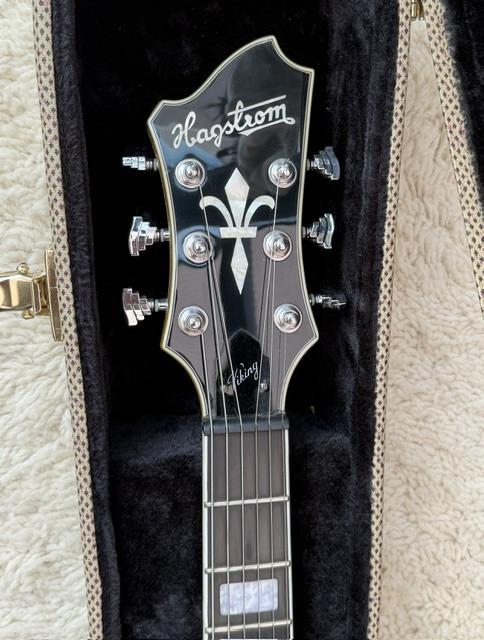 Nee geen Gibson, beter. ..Hagstrom Viking.