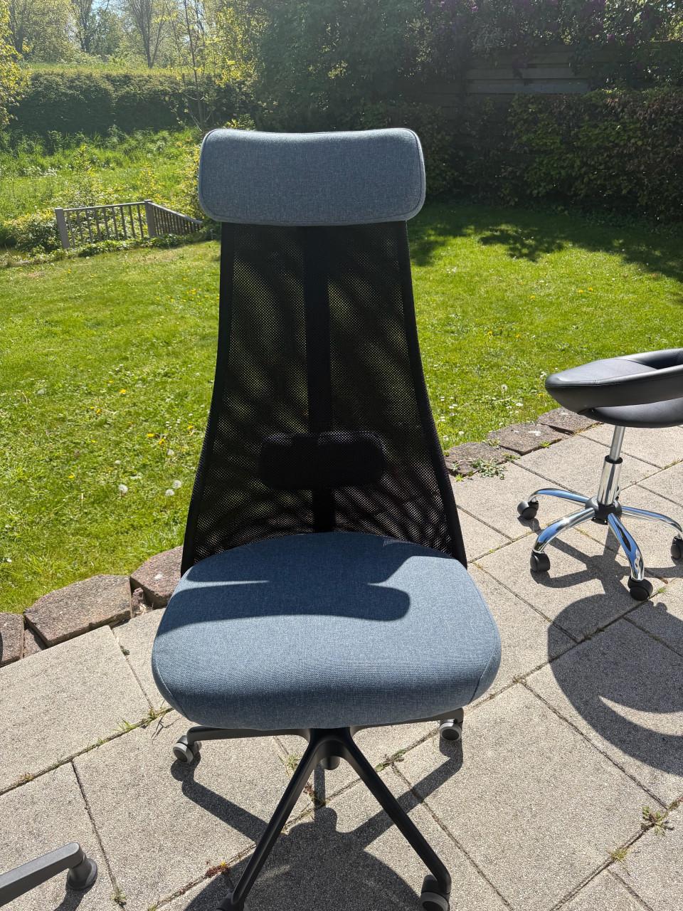 Te koop: Bureau stoel + 2 krukjes