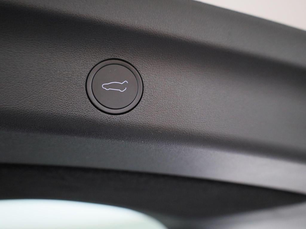 Tesla Model Y long range awd 75 kwh | 96% soh | fsd | btw-auto | lage km st