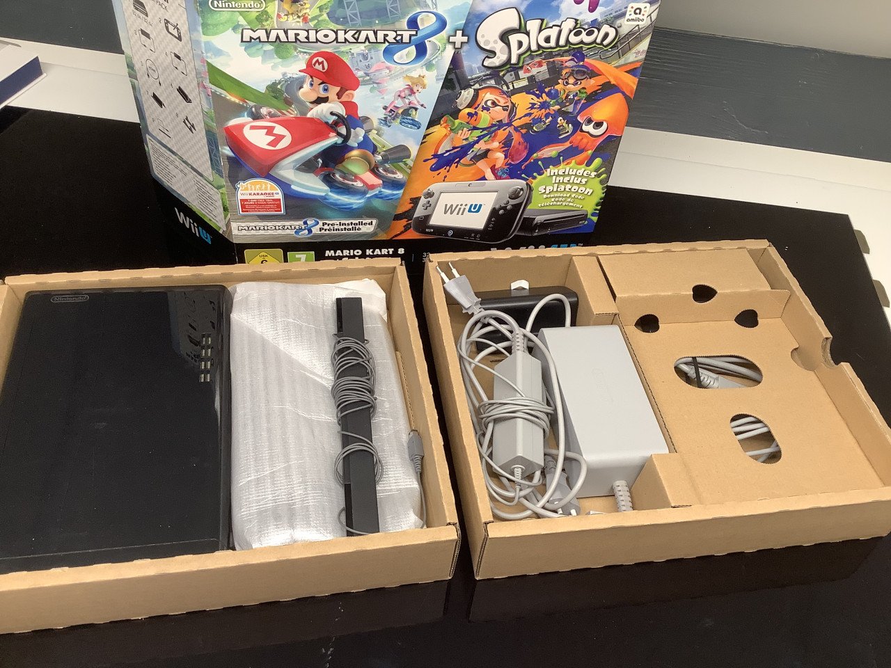 Prachtige set van de Wii U van Nintendo. Mario Kart / Splatoon+ extra