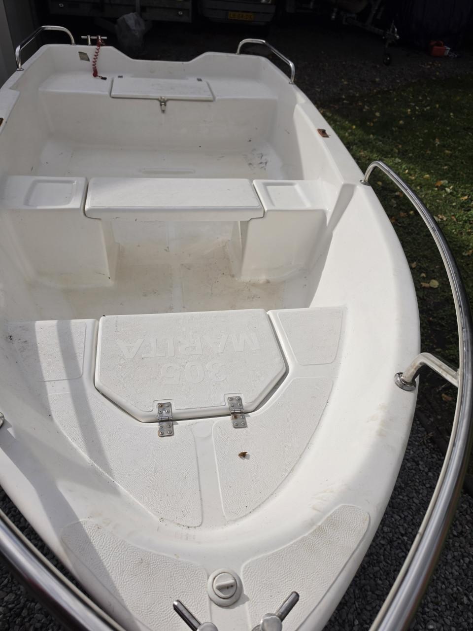 Leuk bootje met trailer en fourstroke motor