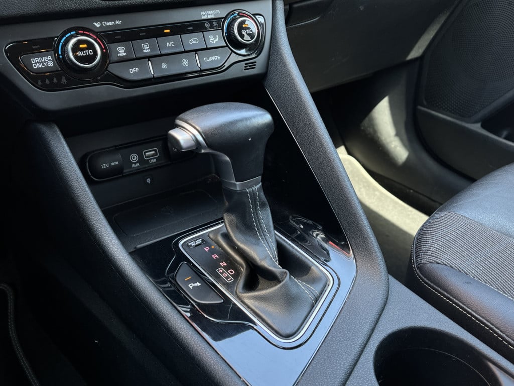 Kia Niro 1.6 gdi hybrid businessline | kanteldak | carplay | camera | trekh