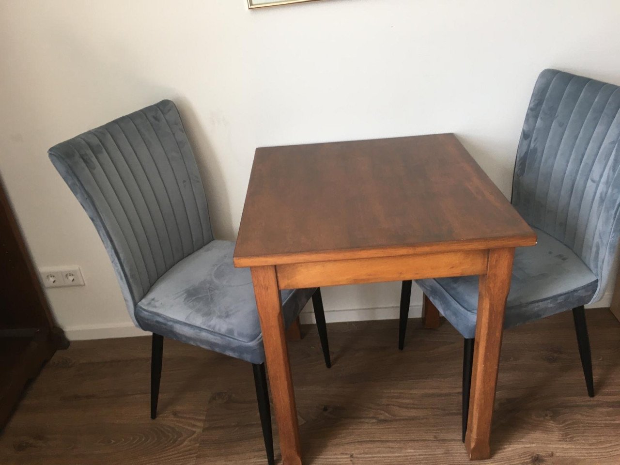 Tafel met stoelen
