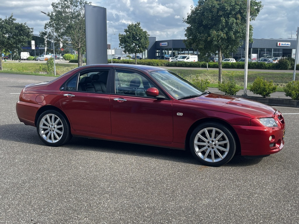 MG ZT 4.6 v8 260