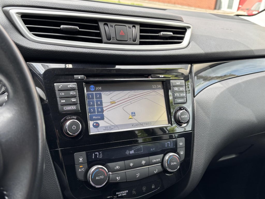 Nissan Qashqai 1.6 tekna | panoramadak | leder | stoelverwarming | navigati