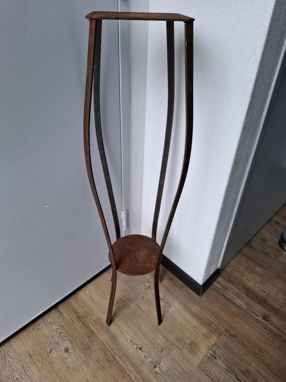 Gietijzeren plantentafel