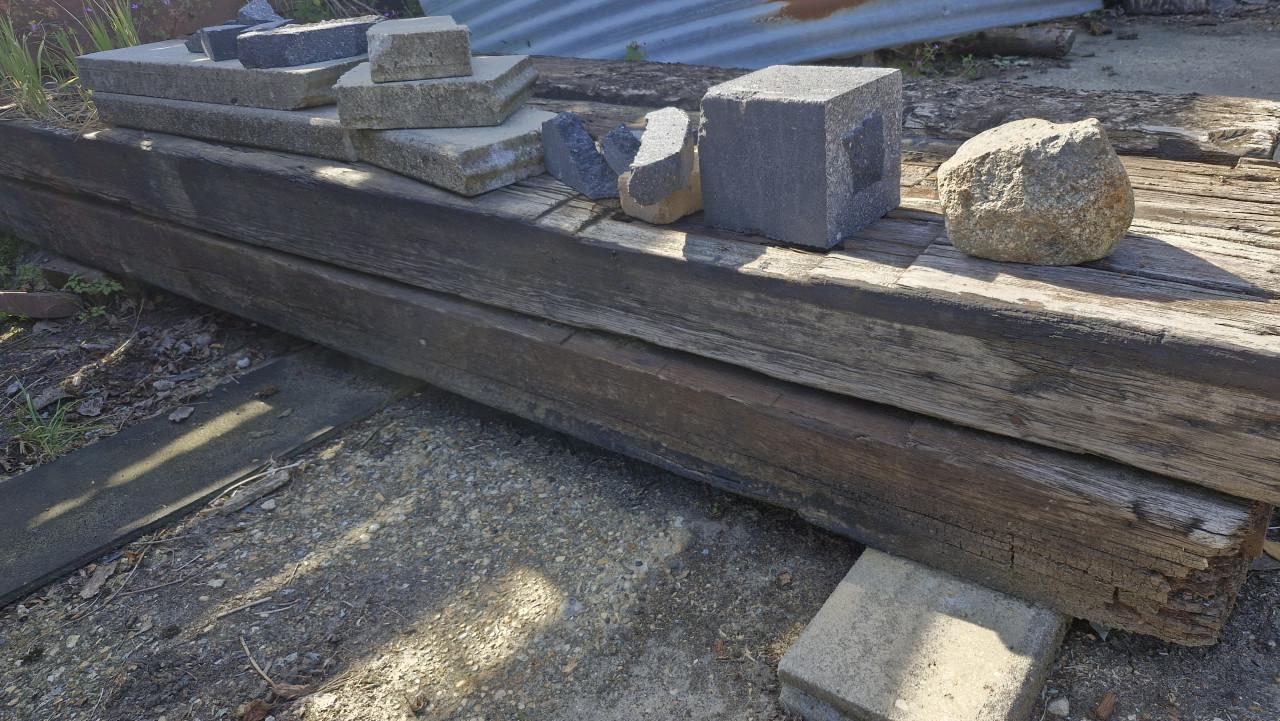 6 stuks oude treinbielzen