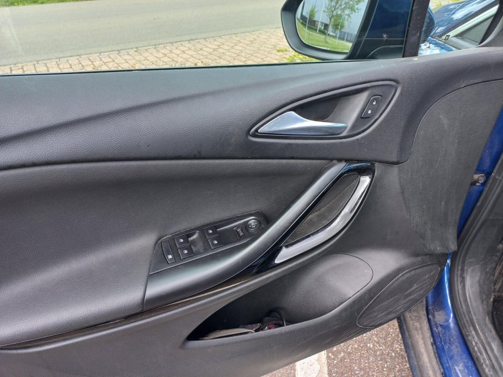 Opel Astra sports tourer 1.2 blitz elegance