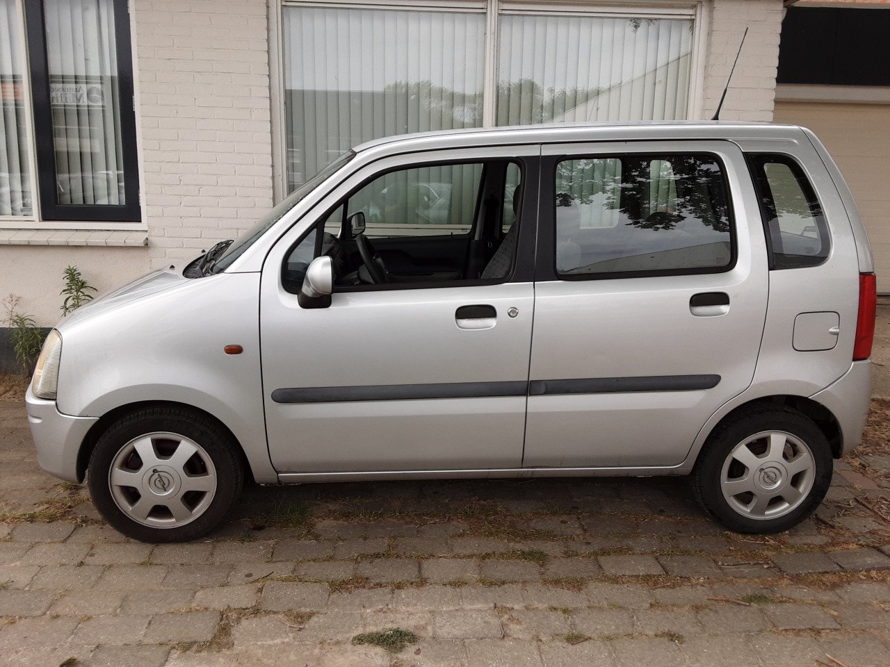 Opel Agila 1.2-16V Elegance
