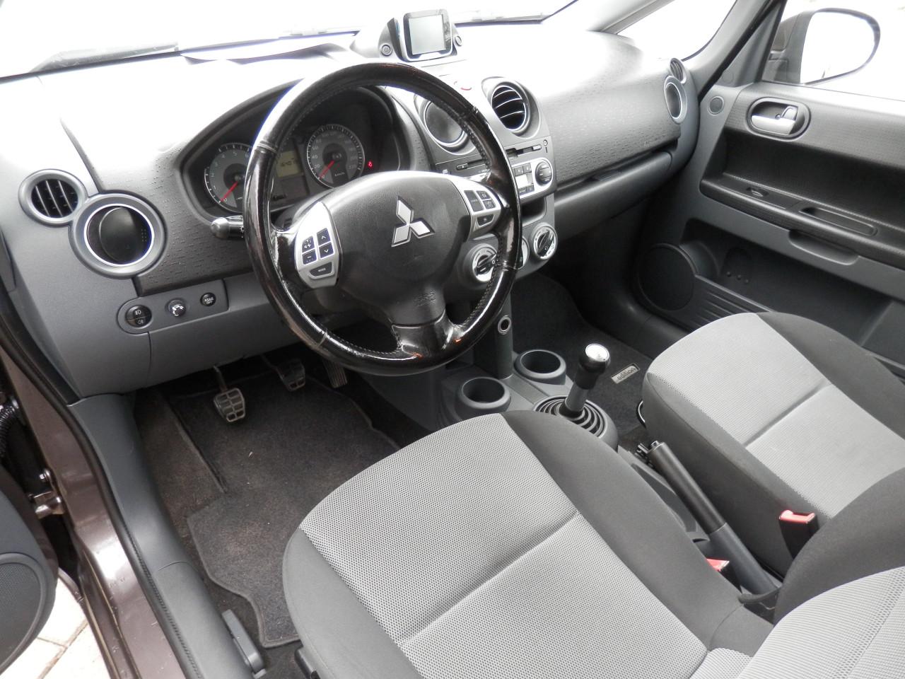 Auto Garant Biedt Aan: Mitsubishi Colt 1.3 Edition Two