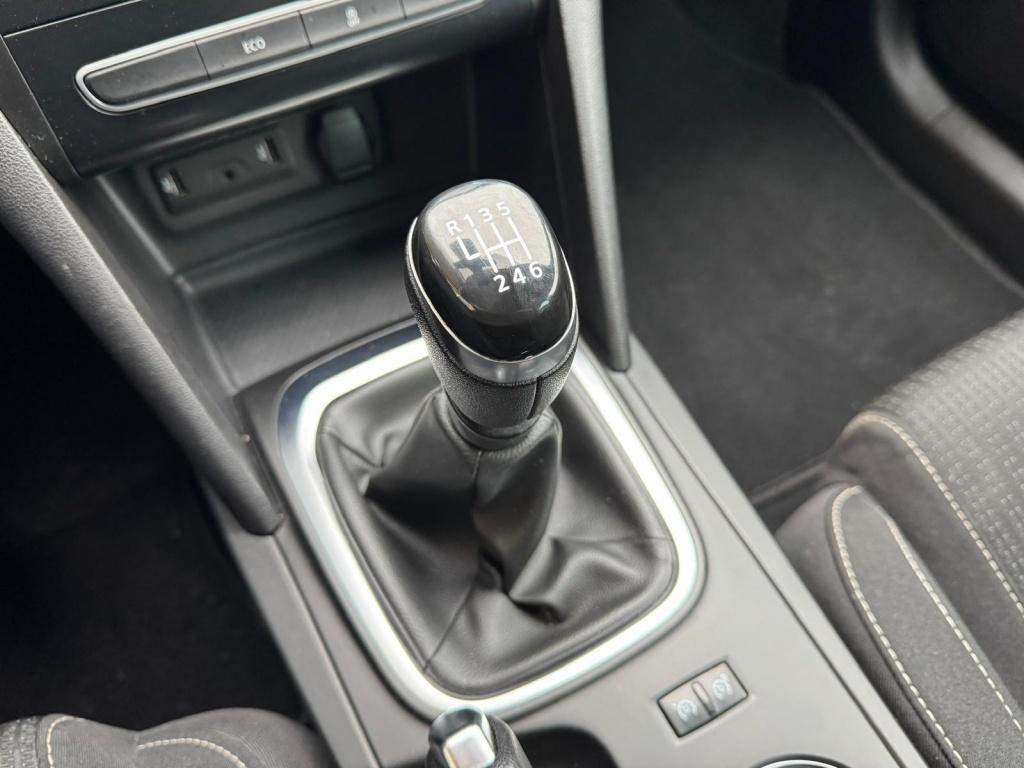 Renault Megane 1.2 tce limited | bovag garantie