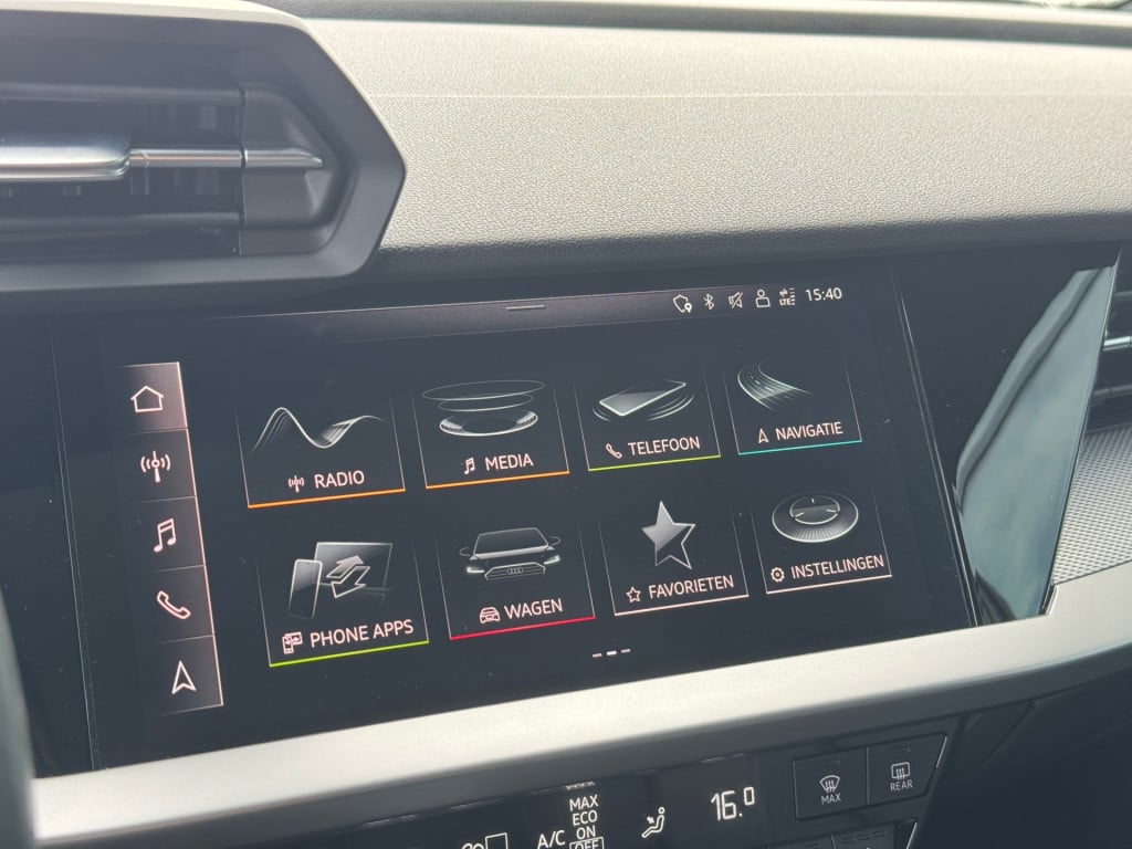 Audi A3 limousine 35 tfsi * matrix led * leer * panoramadak * trekhaak
