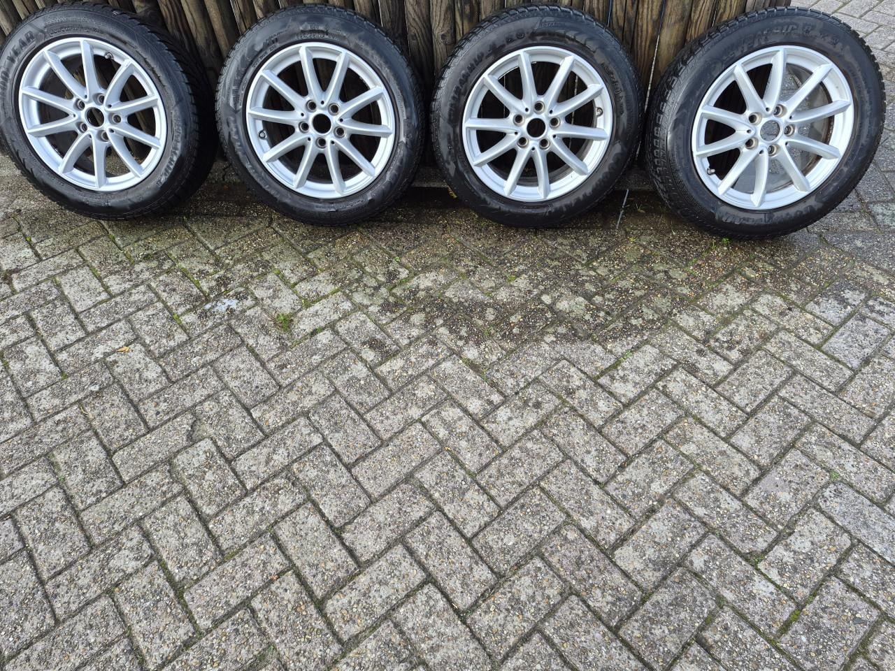 BMW velgen met runflat goodyear ultra grip winterbanden