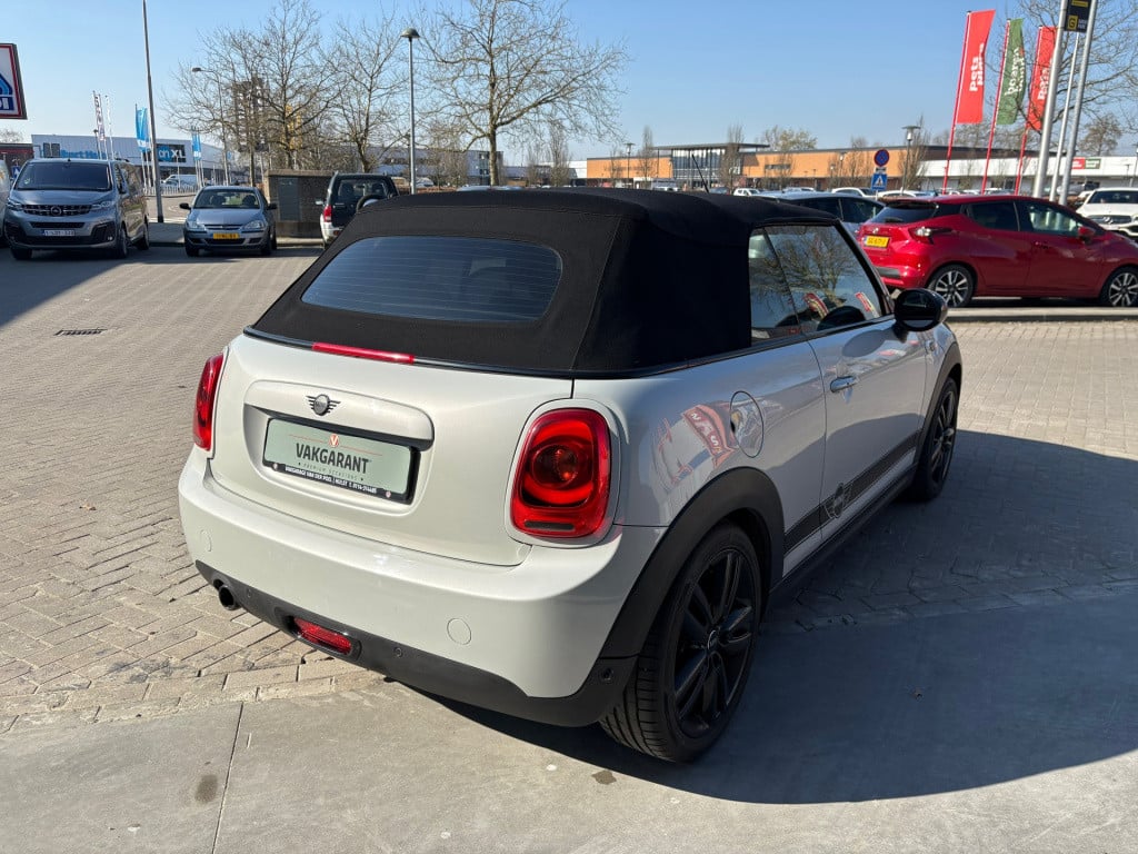 Mini Cooper Cabrio mini 1.5 chili business