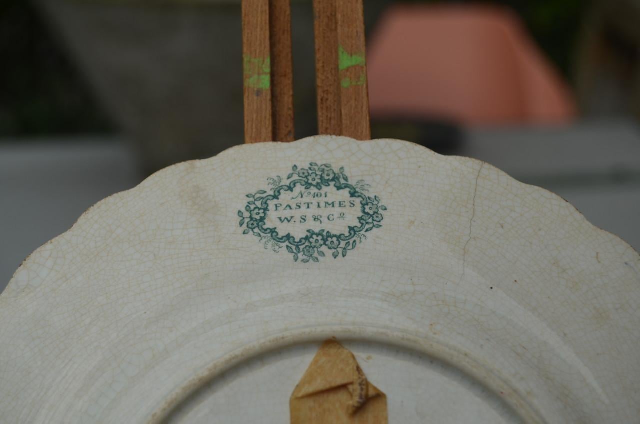 4 Porseleinen kinderbordjes W.S & Co 'Pastimes' ca. 1850