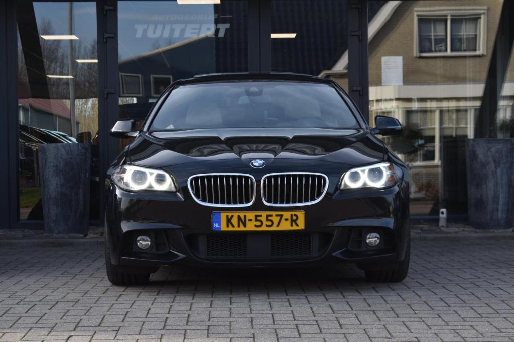 BMW 5 Serie 520i m sport | schuifdak | camera | leder | nap | adapt. cruise