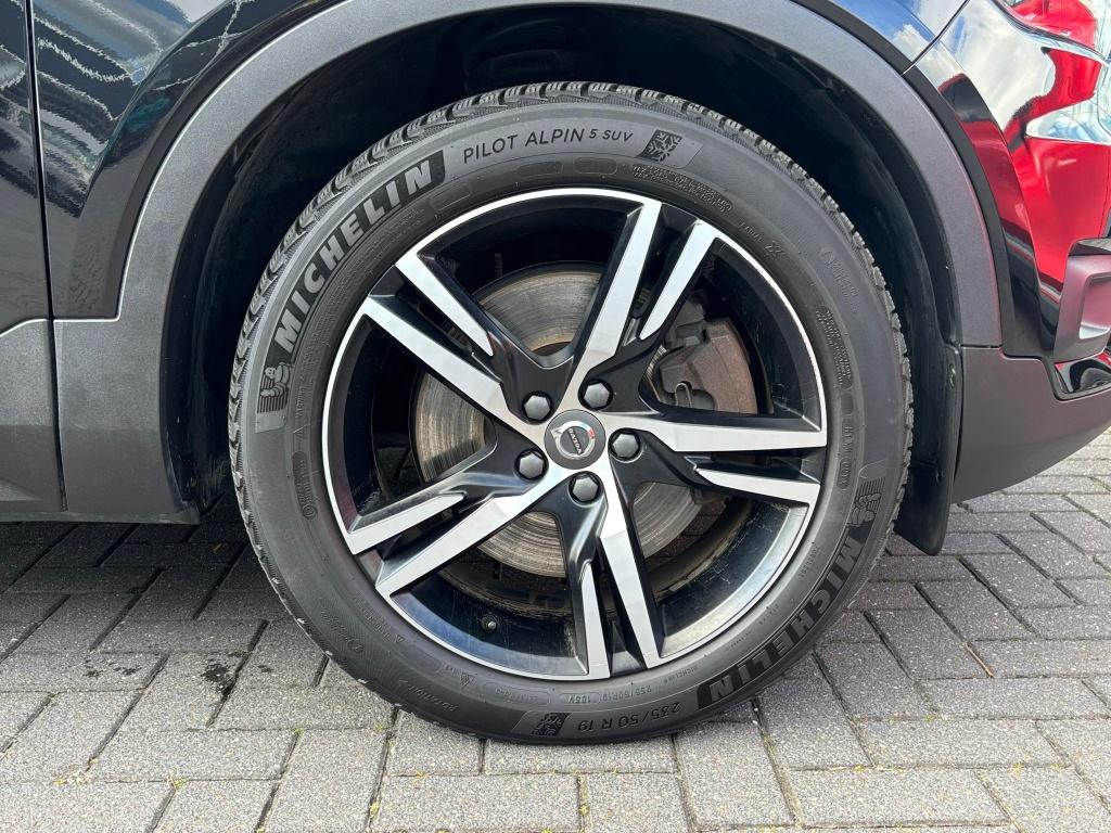 Volvo XC40 t5 262pk recharge r-design| panodak| 360camera| adap.cruise| h&k