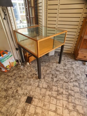 Vitrine kasten