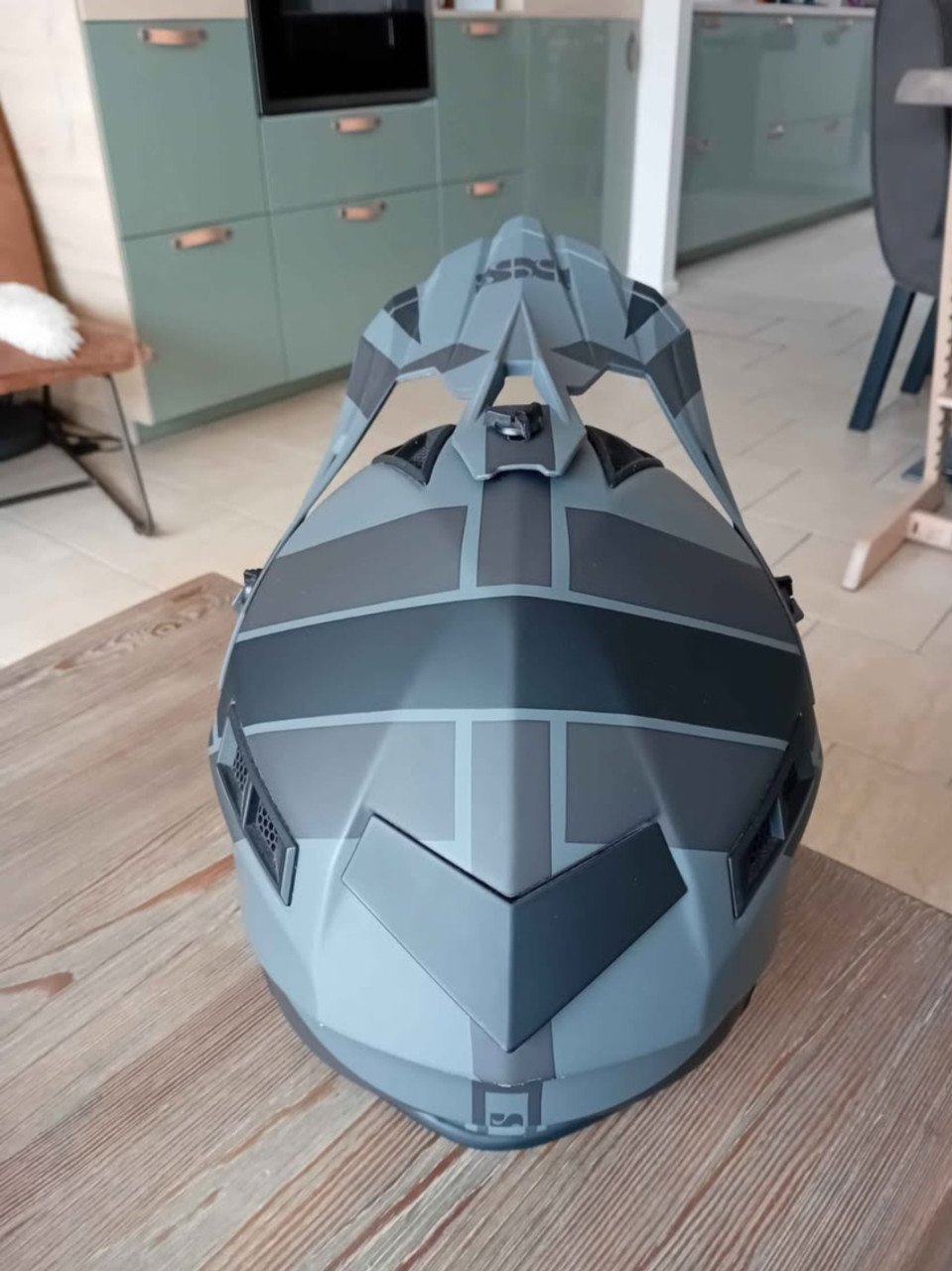 Helm ixs cross