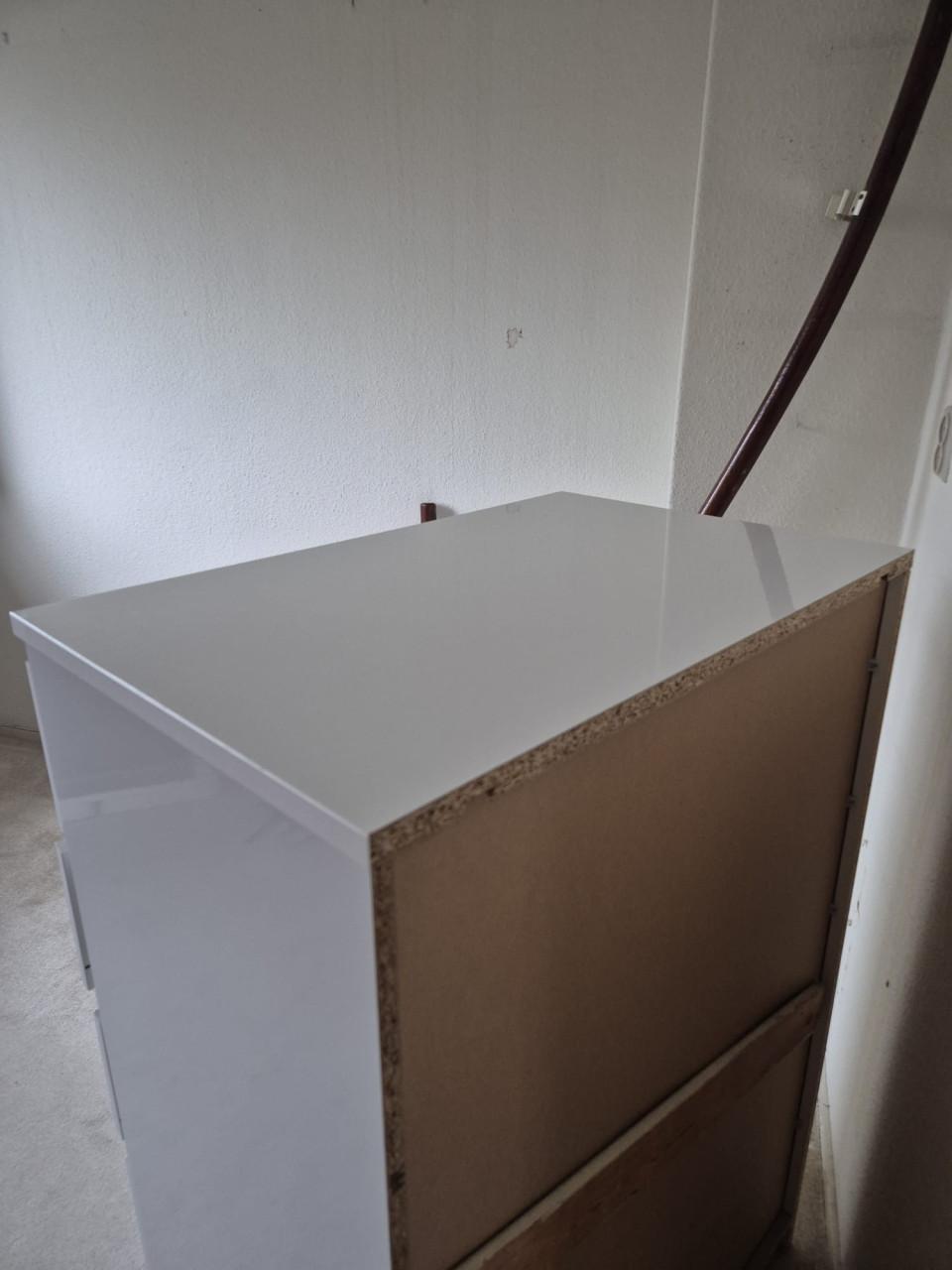 Witte Ikea ladekast (77x111x50 cm)