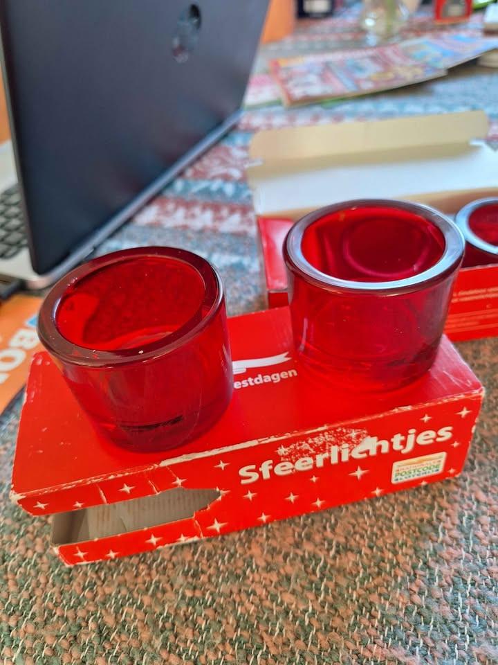 Waxinelichtjes 4 stuks rood van de postcode Loterij nieuw