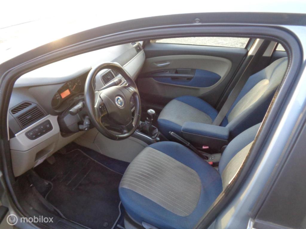 Fiat Grande Punto 1.4-16v emotion/airco/cruise/lm velgen/nieuwe apk 03-2027