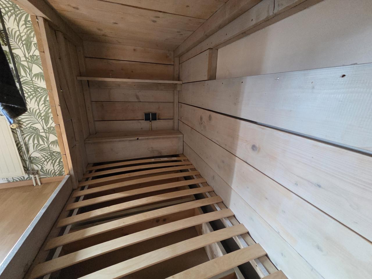 Kinderbed met speelhut