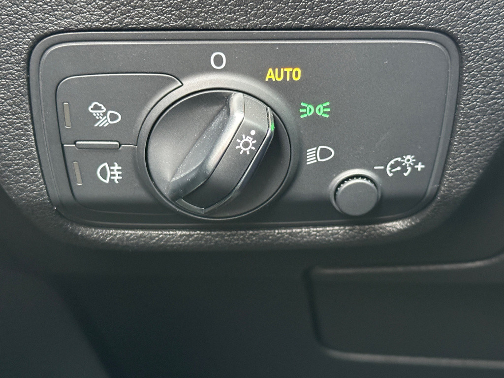 Audi Q2 35 tfsi 150pk s-tronic s-line | led | camera | carplay | elek. acht