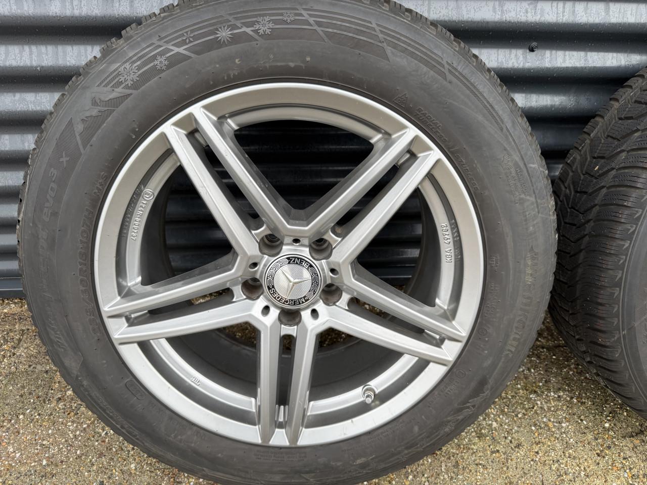 Mercedes-Benz originele lichtmetalen velgen met winterbanden – 18 inch