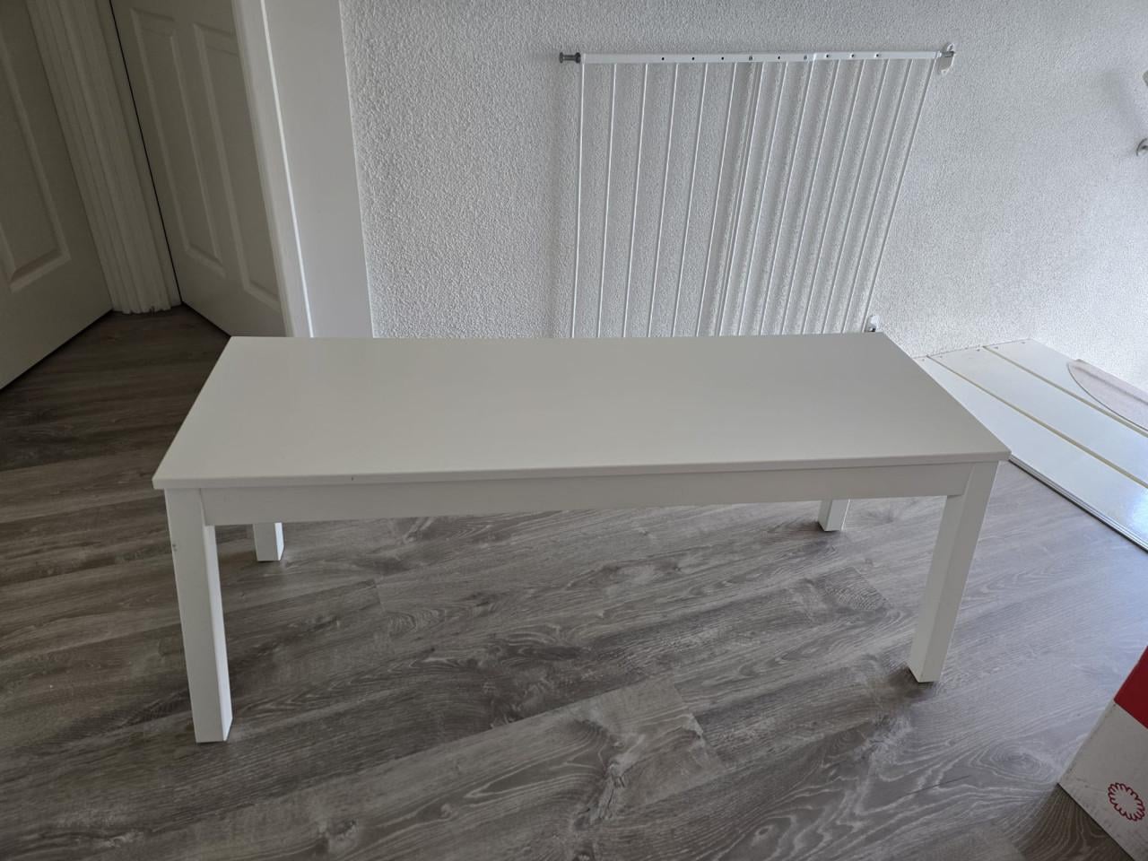 Wit ikea tafeltje