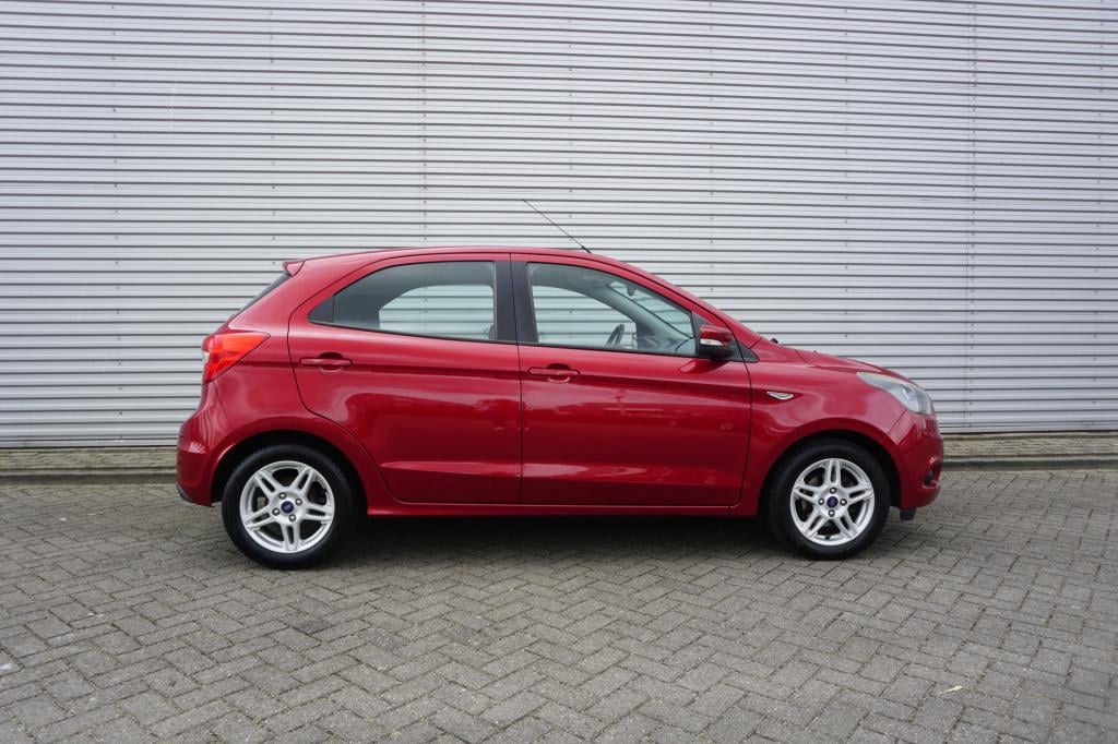 Ford KA ka+ 1.2 trend ultimate airco / cruise / parkeers. / bt / trekhaak /