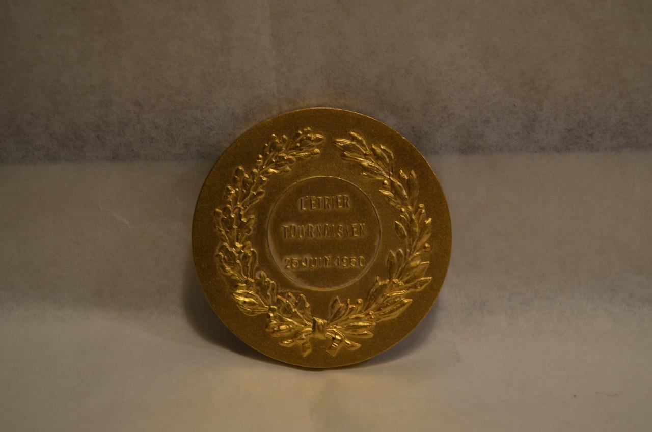 2 Penningen van dezelfde ontwerper/medailleur H. Heusers Paardensport