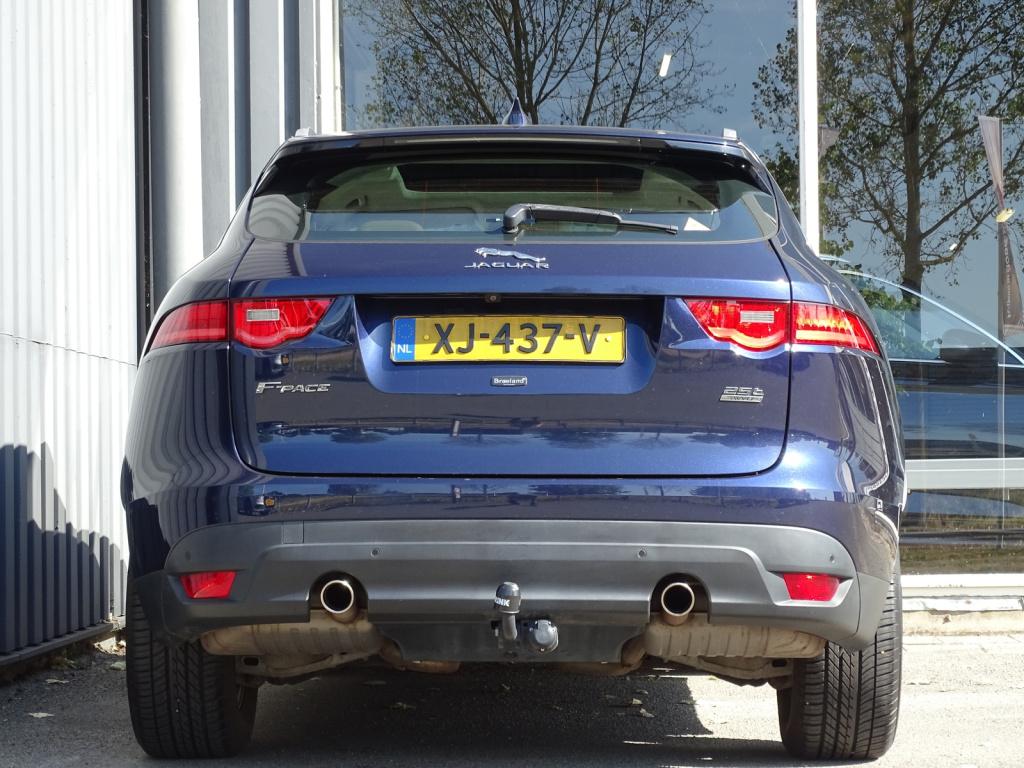 Jaguar F-pace 2.0t awd portfolio | leder | pano | trekhaak
