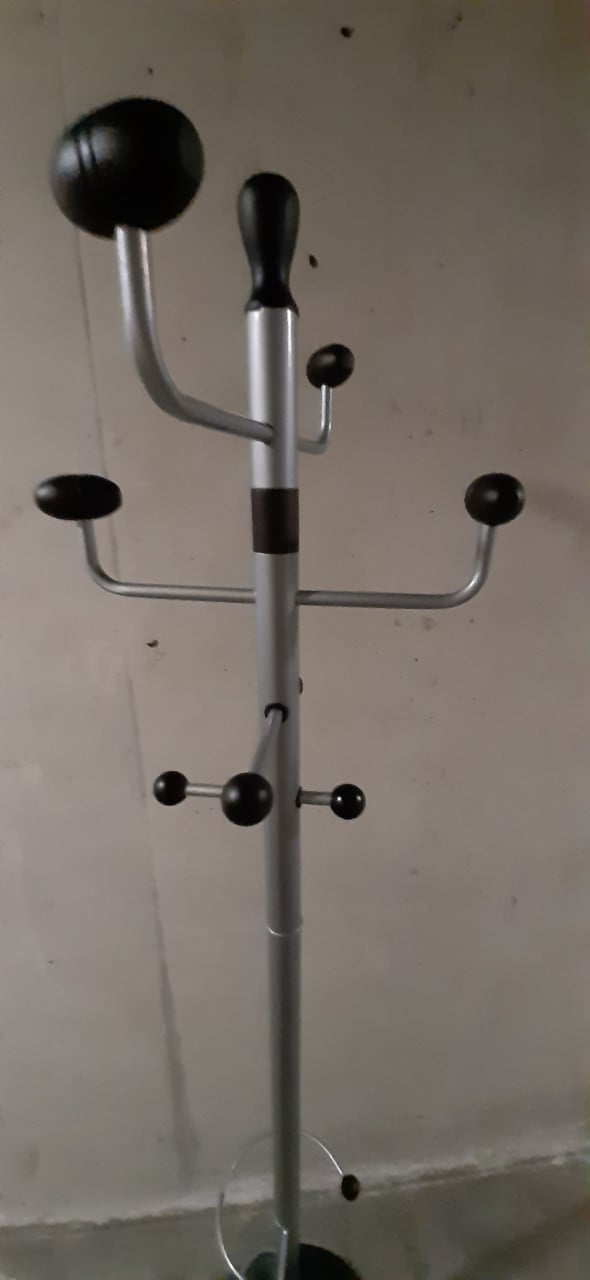 Moderne vrijstaande kapstok