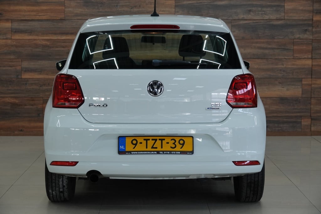 Volkswagen Polo 1.2 tsi comfortline | cruise | navi | alarm |