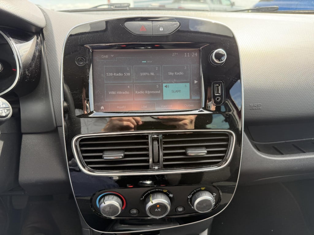 Renault Clio 0.9 tce limited cruise control | parkeersensoren | ac | dab | 