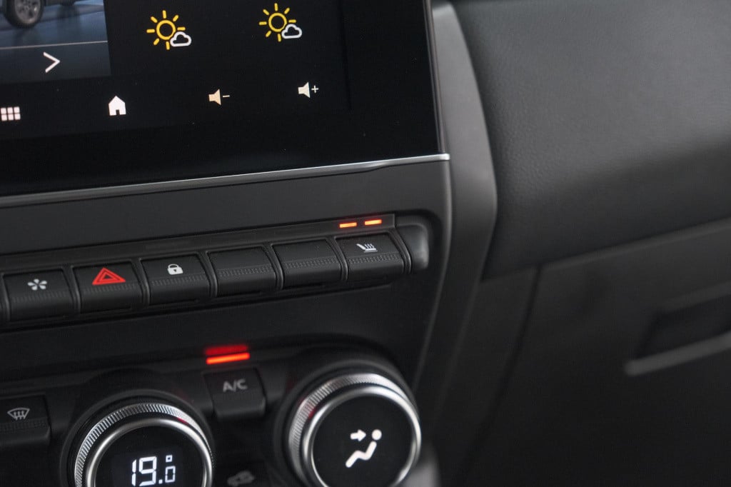 Renault Captur tce 140 edc techno | camera | 9.3 inch groot scherm | stoelv