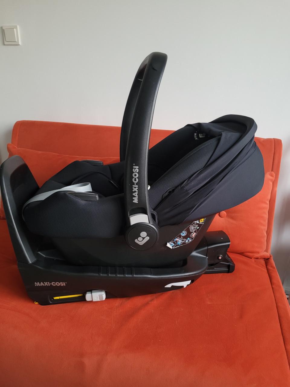 GERESERVEERD Maxi Cosi Tinca + Familyfix2