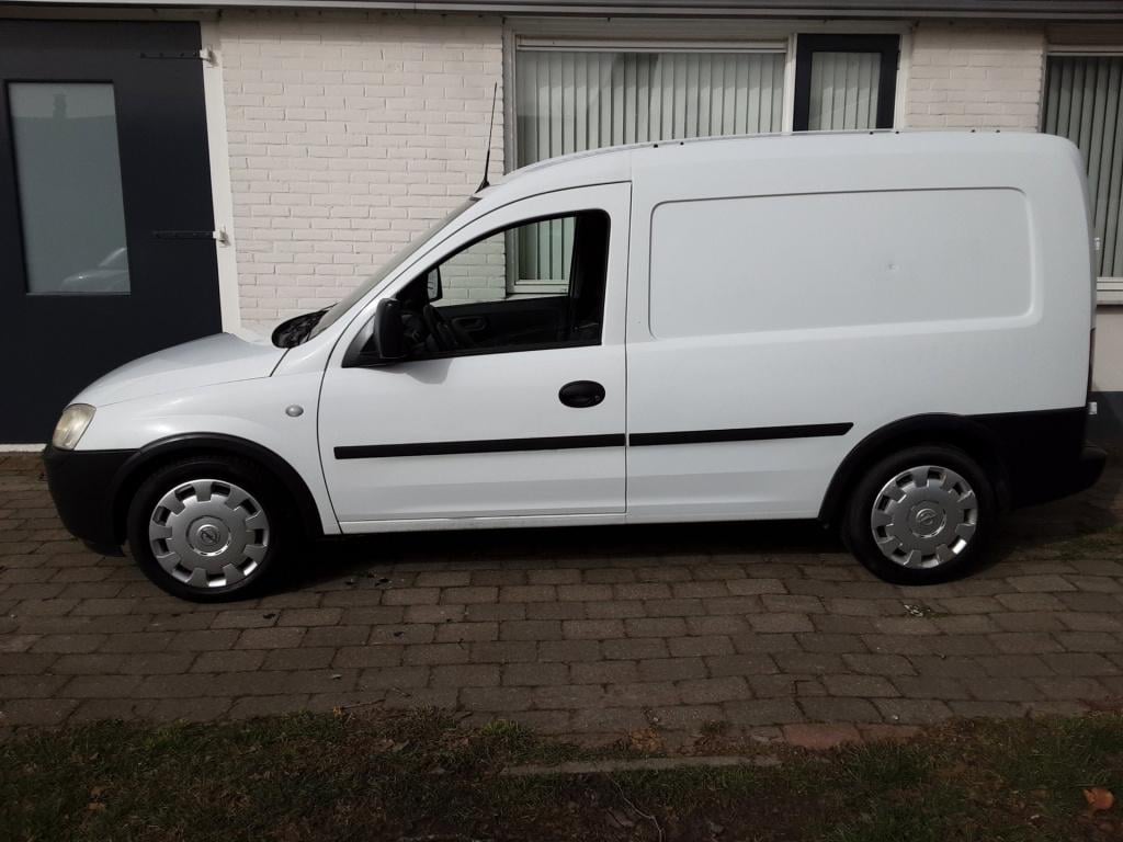 Opel Combo 1.3 cdti base 800 kg.