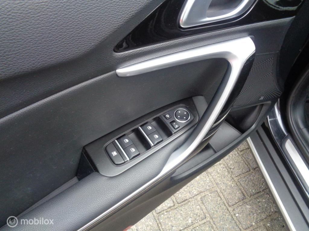 Kia Xceed 1.4 t-gdi executive/automaat/navi/panoramadak/half leer/18''lm/tr