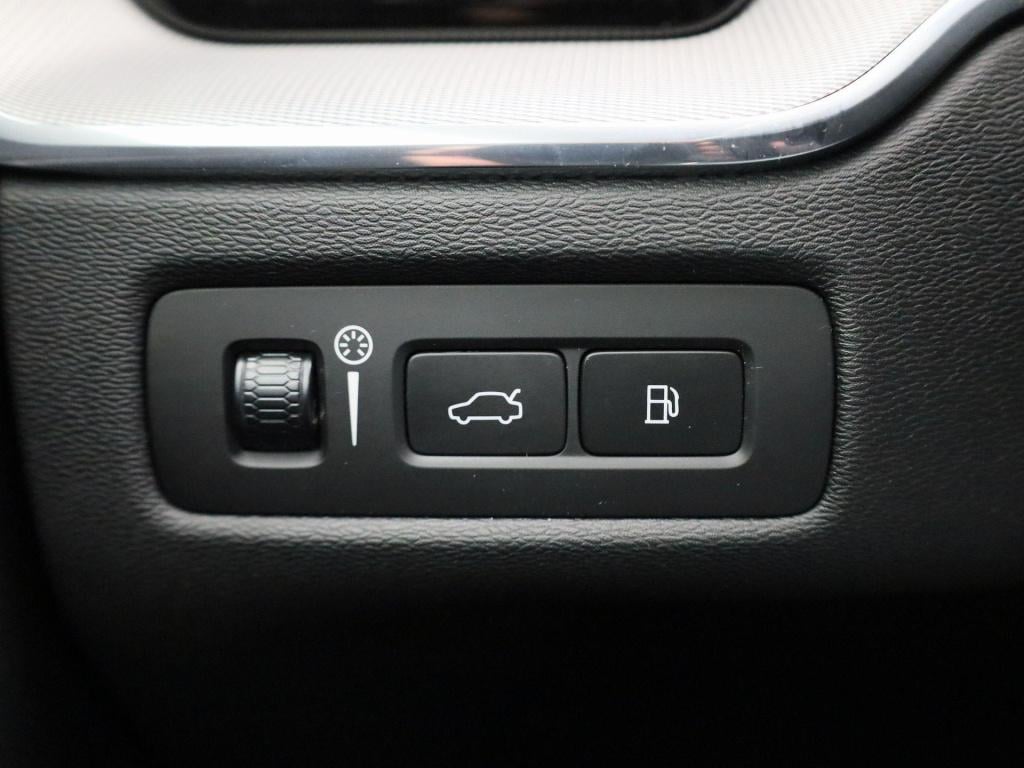 Volvo XC60 t6 recharge geartronic r-design automaat | panorama dak | naviga