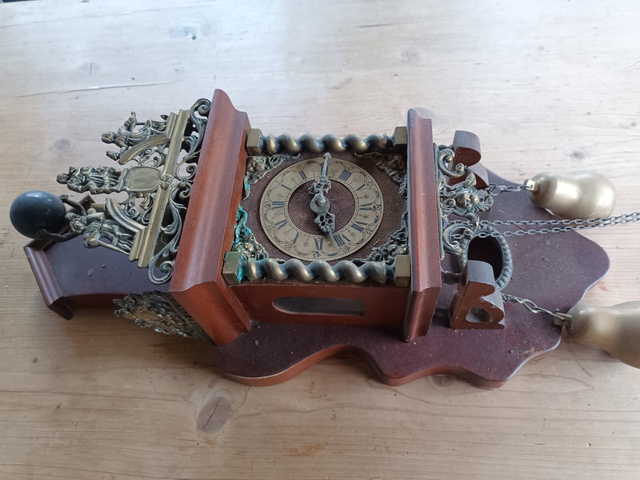 Zaanse vintage wandklok – Hubert Herr, Triberg Germany